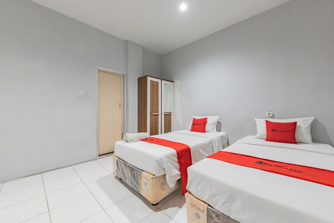 Reddoorz @ Pelajar Pejuang 3 Hotel Bandung Buitenkant foto